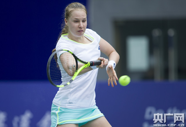 大手笔引援 大手笔引援