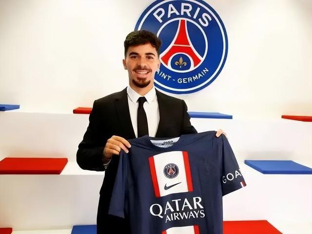 在攻防两端 在攻防两端